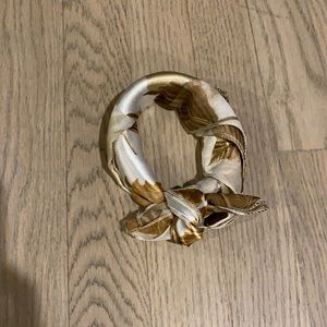 NWOT Gold Leaf Neck Tie Scarf